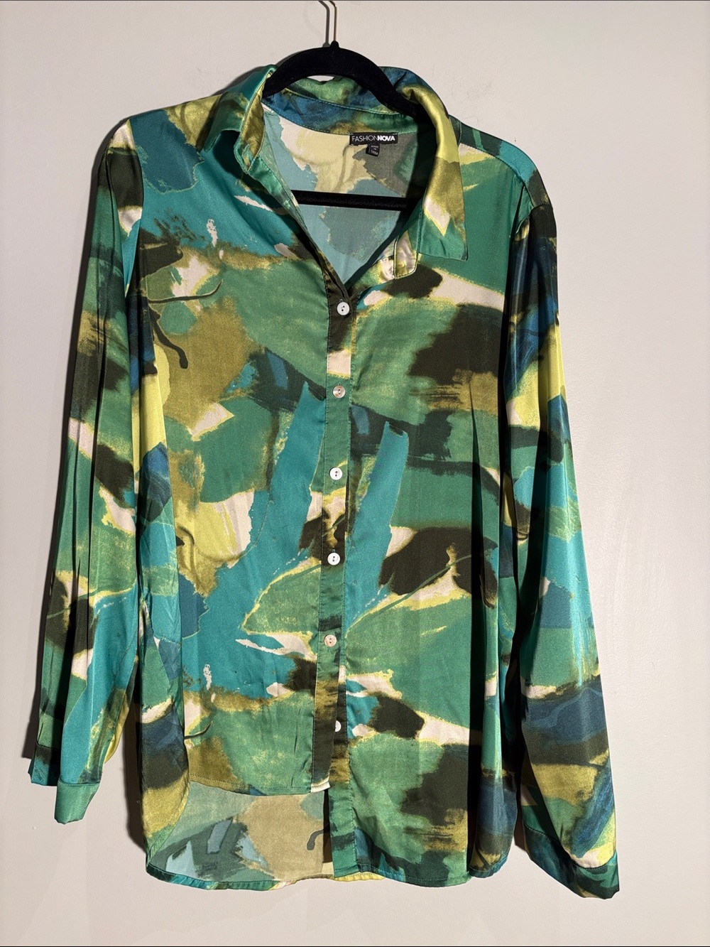 Fashion Nova Green Abstract Satin Shirt & Shorts Set XL